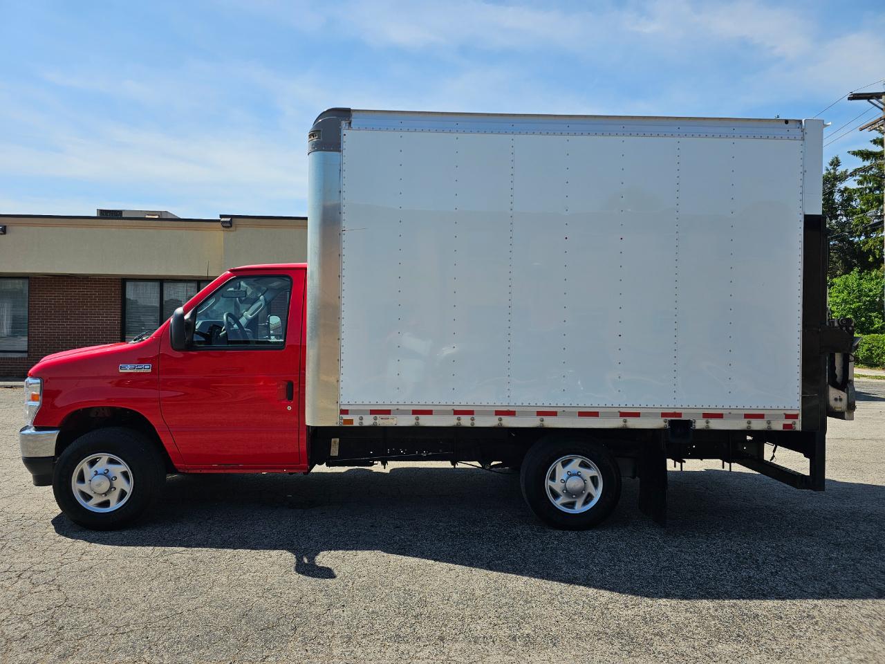 Ford E-Series Cutaway E-350 SRW 138" WB 2021