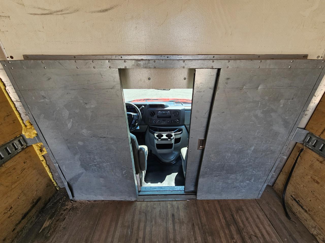 Ford E-Series Cutaway E-350 SRW 138" WB 2021