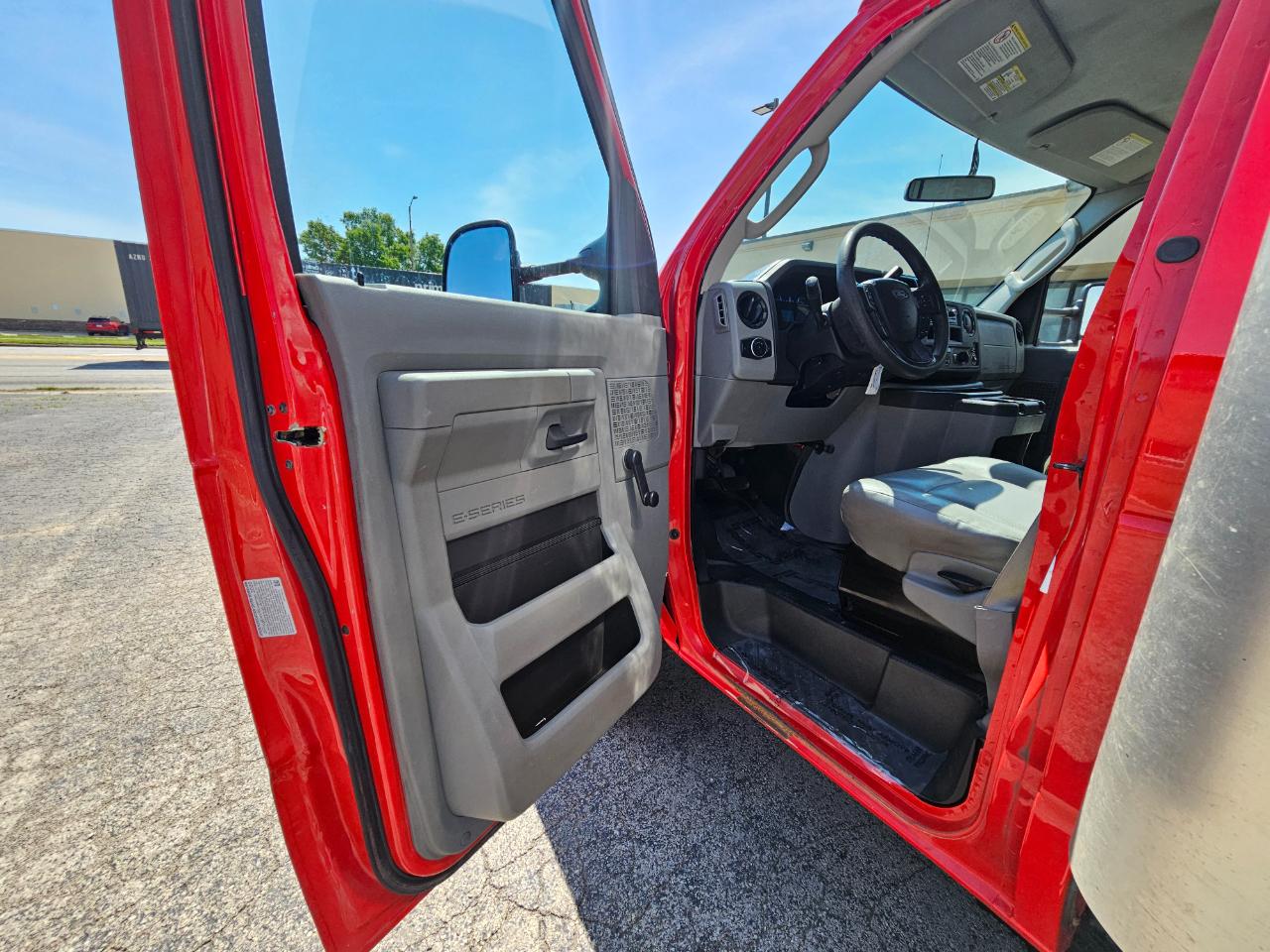 Ford E-Series Cutaway E-350 SRW 138" WB 2021