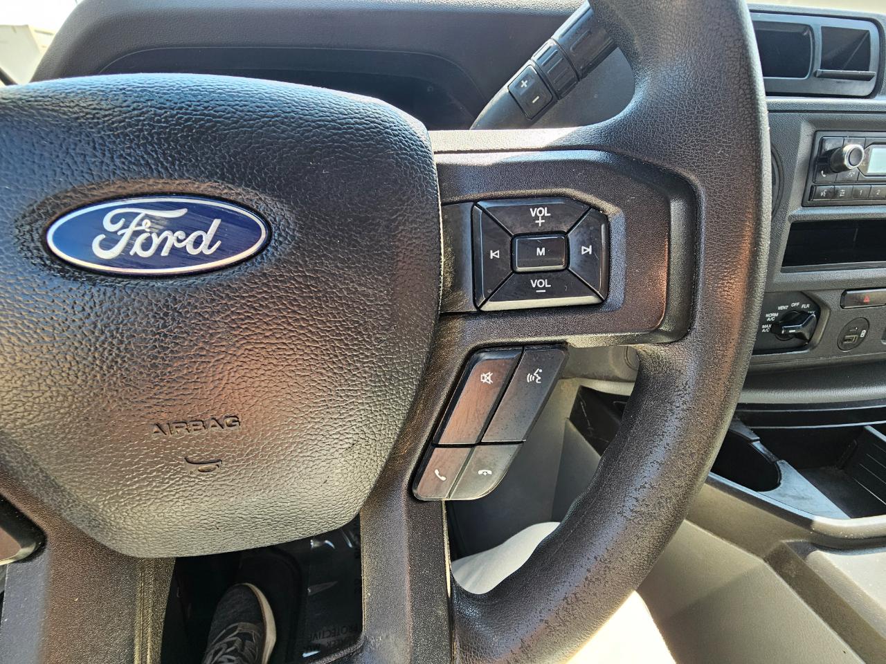 Ford E-Series Cutaway E-350 SRW 138" WB 2021