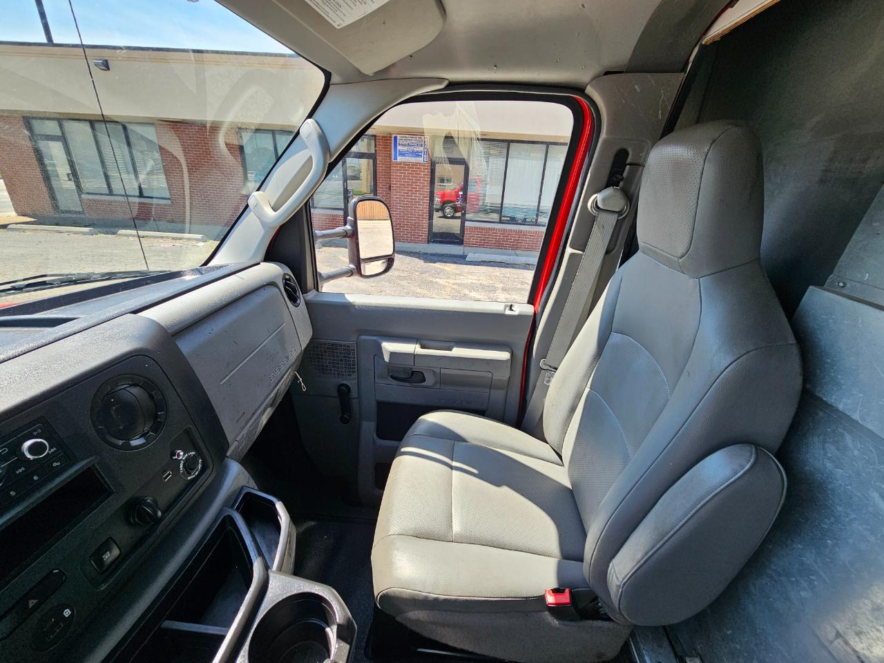 Ford E-Series Cutaway E-350 SRW 138" WB 2021