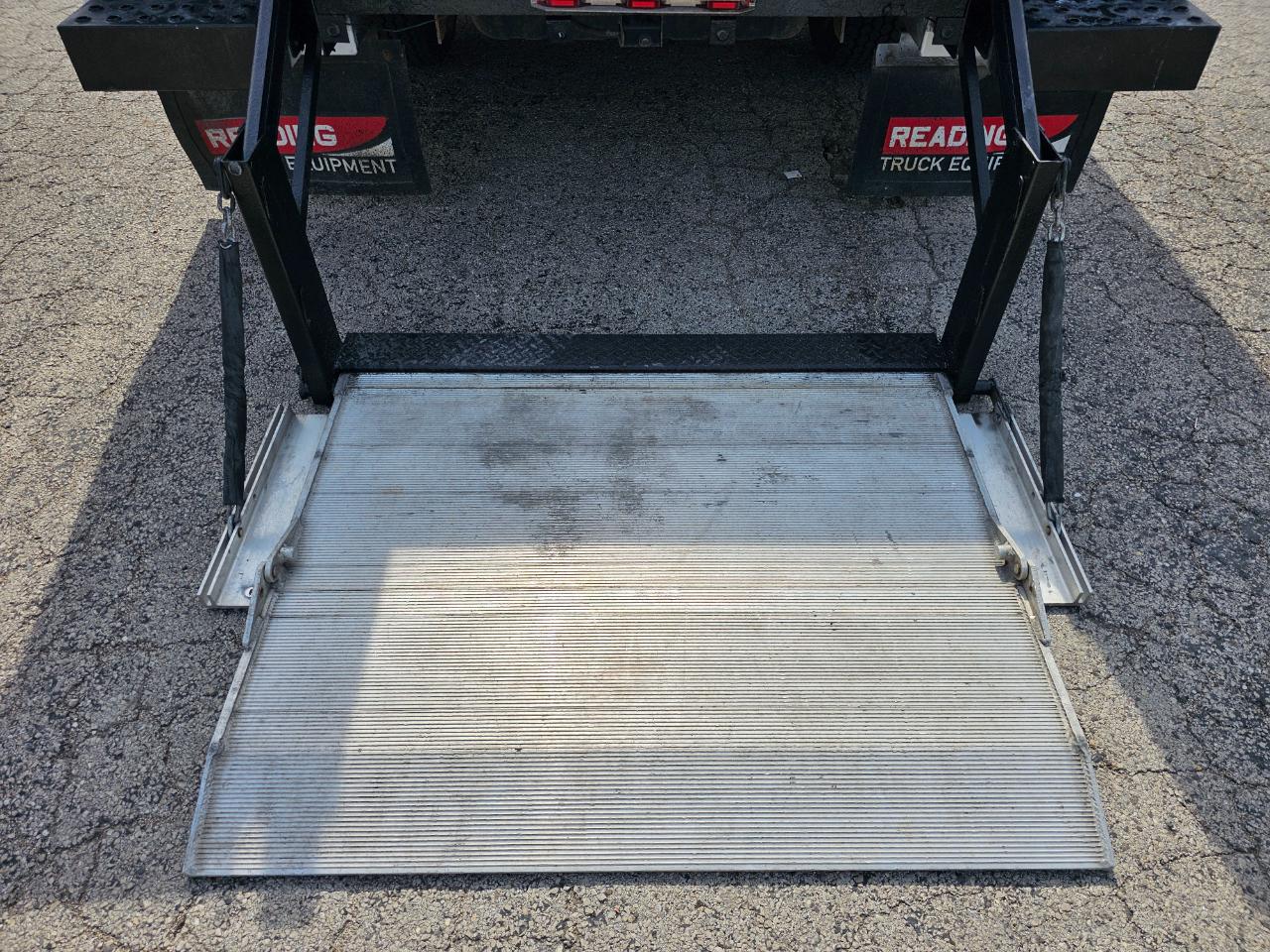 Ford Super Duty F-350 DRW XL 2WD Reg Cab 145" WB 60" CA 2019