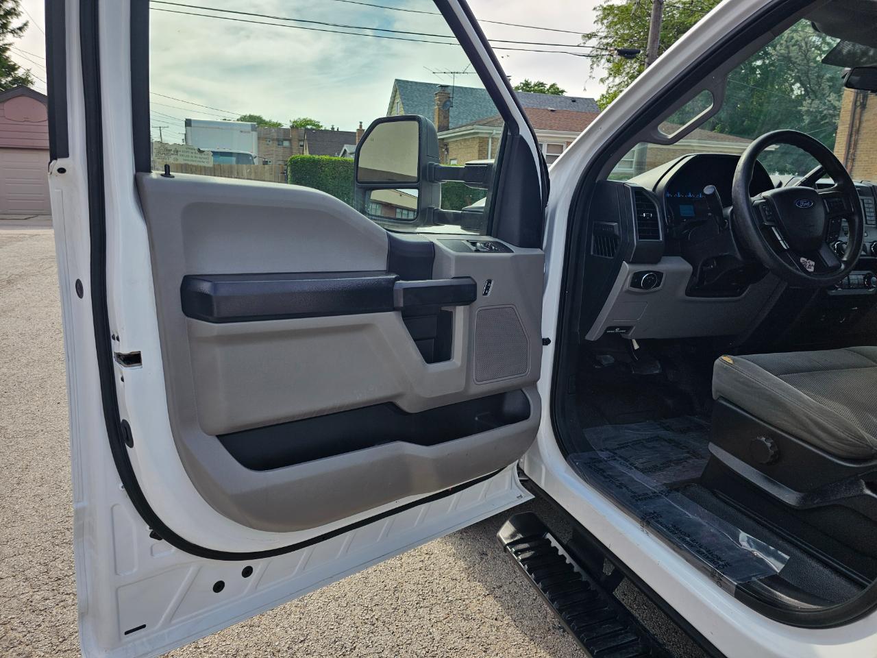 Ford Super Duty F-350 DRW XL 2WD Reg Cab 145" WB 60" CA 2019