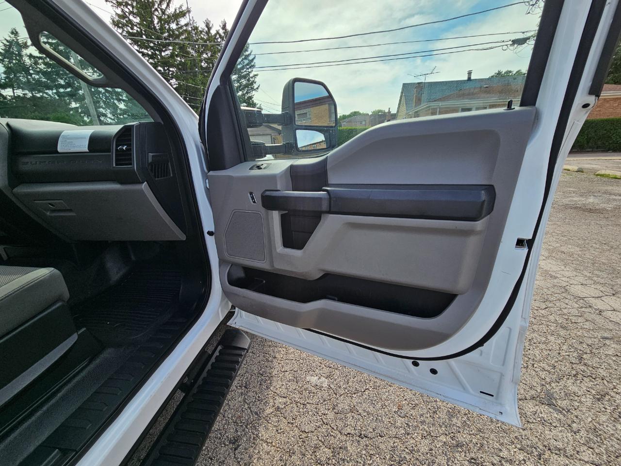Ford Super Duty F-350 DRW XL 2WD Reg Cab 145" WB 60" CA 2019