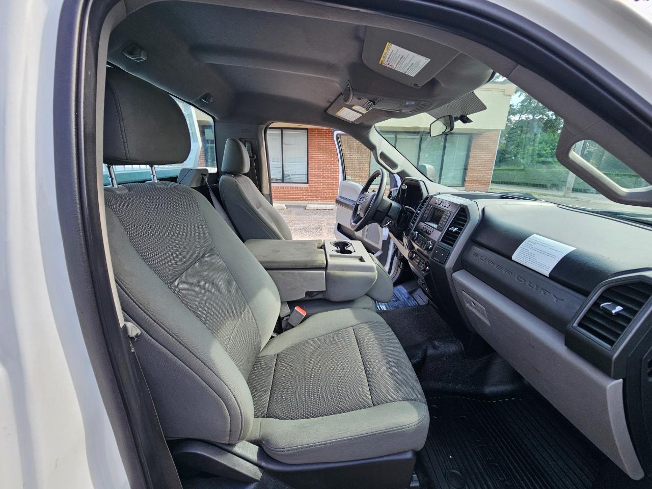 Ford Super Duty F-350 DRW XL 2WD Reg Cab 145" WB 60" CA 2019