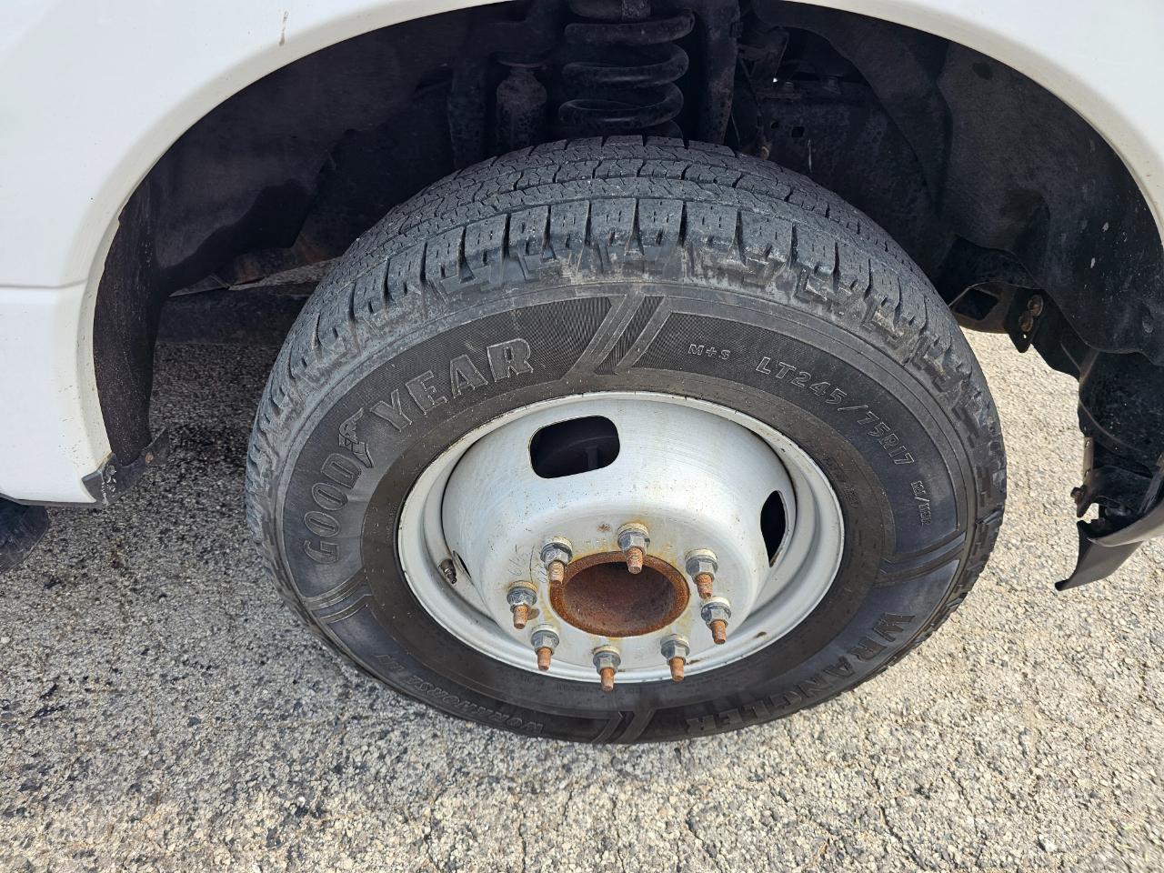 Ford Super Duty F-350 DRW XL 2WD Reg Cab 145" WB 60" CA 2019