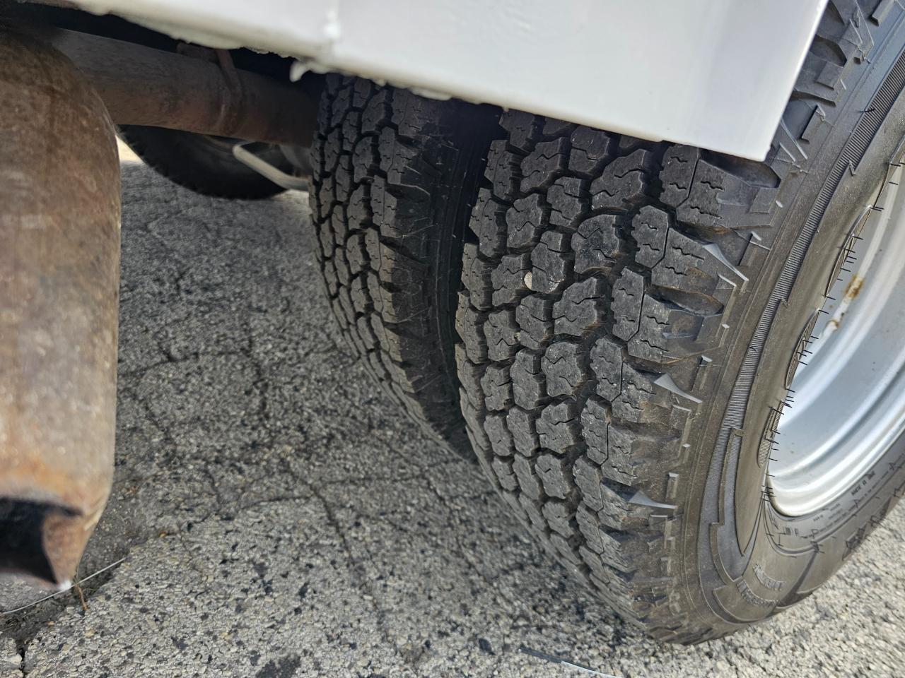 Ford Super Duty F-350 DRW XL 2WD Reg Cab 145" WB 60" CA 2019
