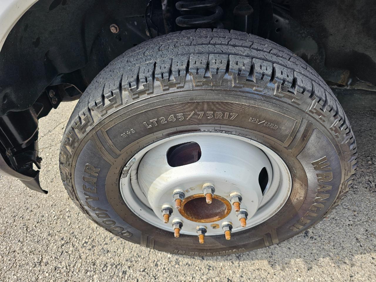 Ford Super Duty F-350 DRW XL 2WD Reg Cab 145" WB 60" CA 2019