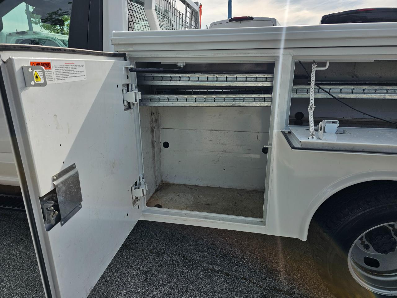 Ford Super Duty F-350 DRW XL 2WD Reg Cab 145" WB 60" CA 2019