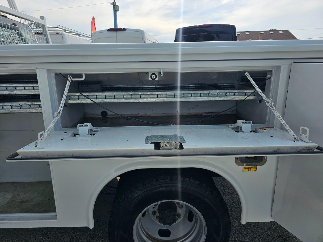 Ford Super Duty F-350 DRW XL 2WD Reg Cab 145" WB 60" CA 2019