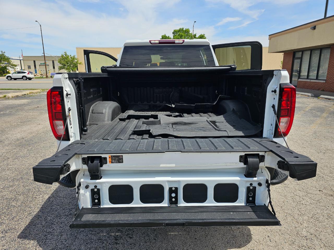 GMC Sierra 2500HD 4WD Crew Cab 159" SLE 2023