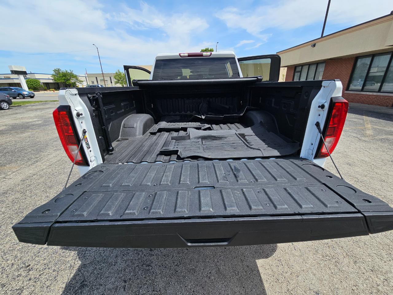 GMC Sierra 2500HD 4WD Crew Cab 159" SLE 2023