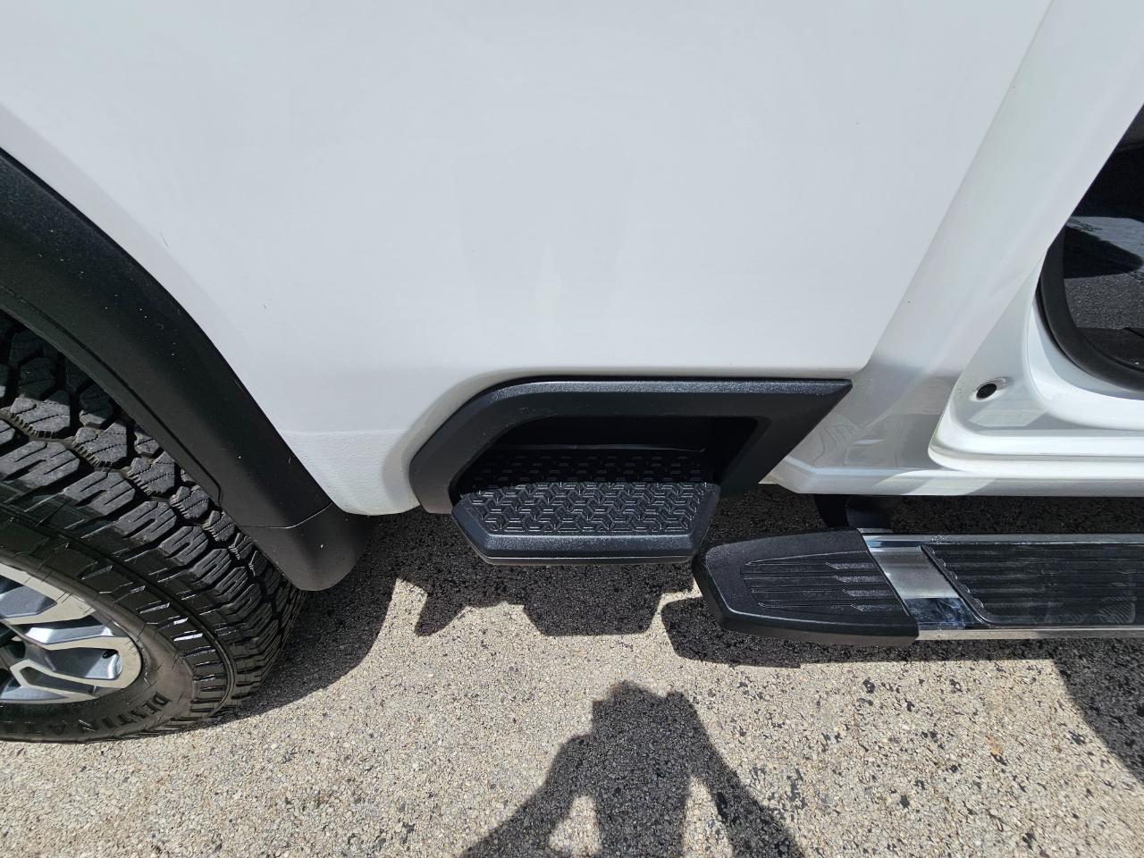 GMC Sierra 2500HD 4WD Crew Cab 159" SLE 2023