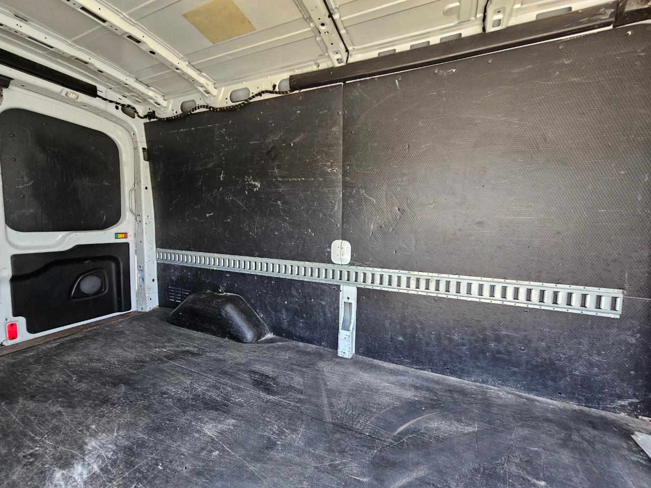 Ford Transit Van T-350 148" Med Rf 9500 GVWR Sliding RH Dr 2019