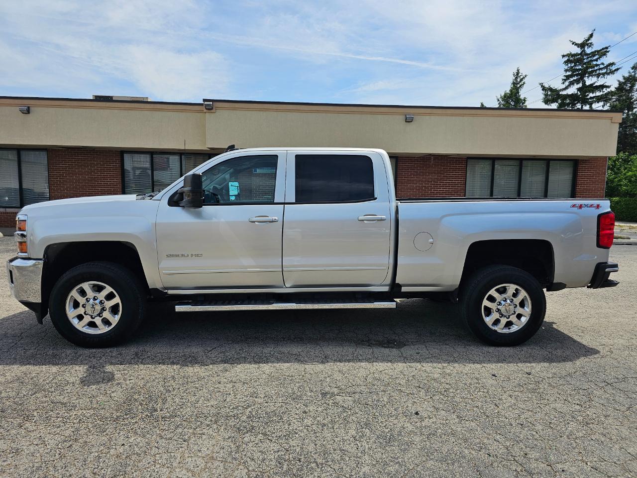 Chevrolet Silverado 2500HD Built After Aug 14 4WD Crew Cab 153.7" LT 2015