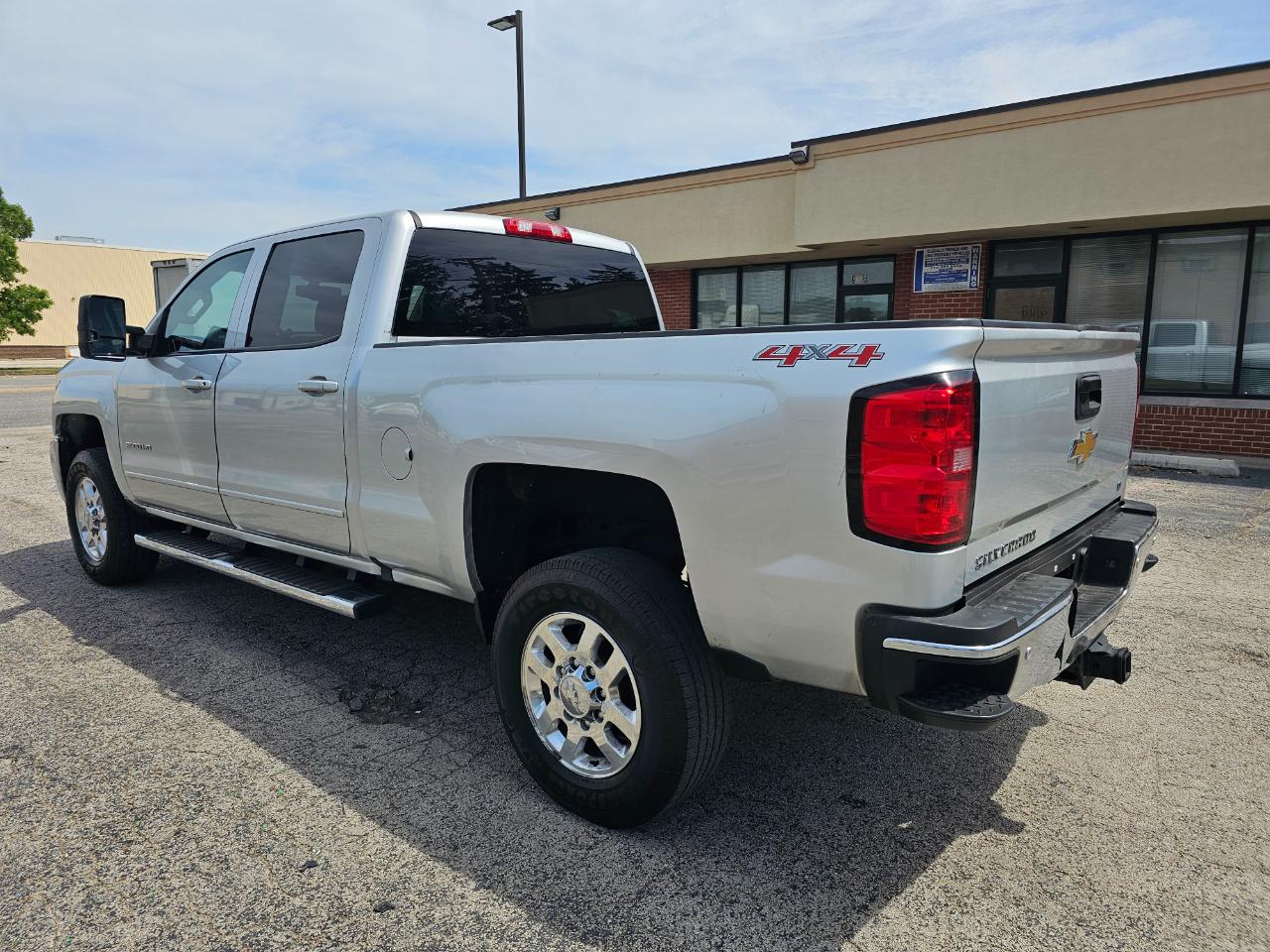 Chevrolet Silverado 2500HD Built After Aug 14 4WD Crew Cab 153.7" LT 2015
