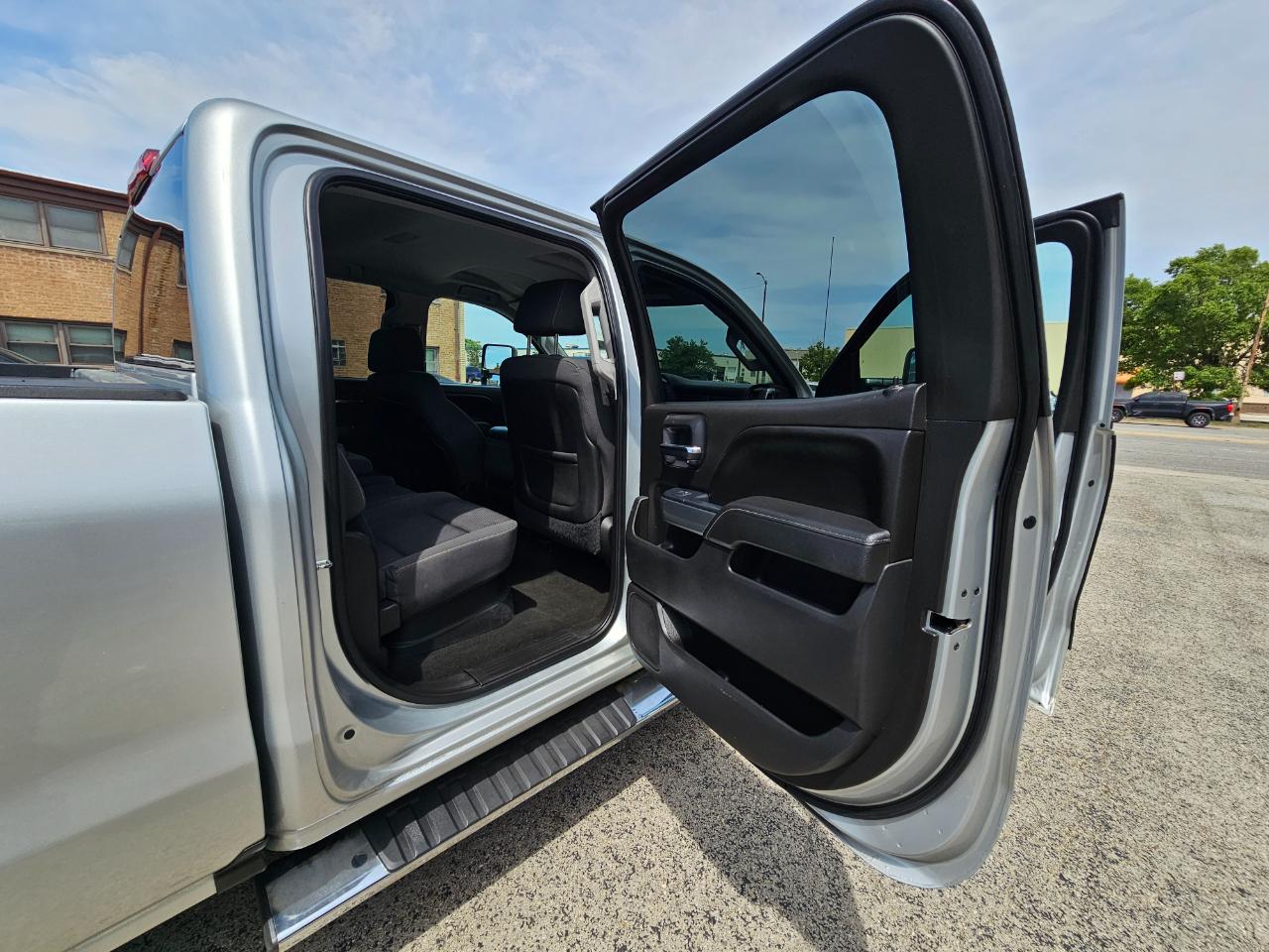 Chevrolet Silverado 2500HD Built After Aug 14 4WD Crew Cab 153.7" LT 2015
