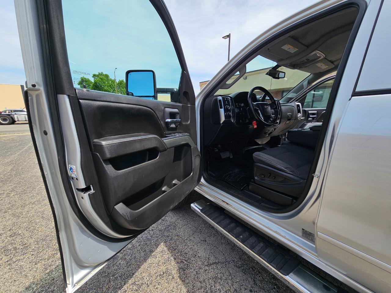 Chevrolet Silverado 2500HD Built After Aug 14 4WD Crew Cab 153.7" LT 2015