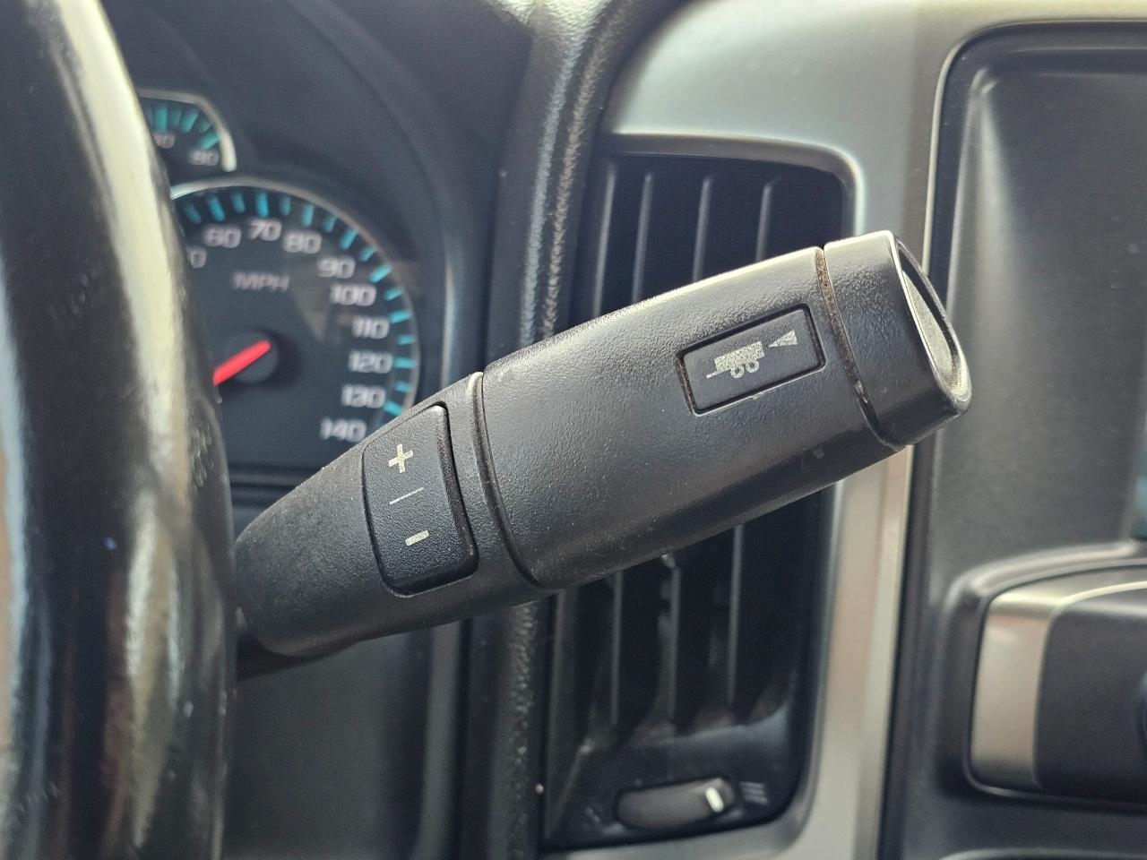 Chevrolet Silverado 2500HD Built After Aug 14 4WD Crew Cab 153.7" LT 2015