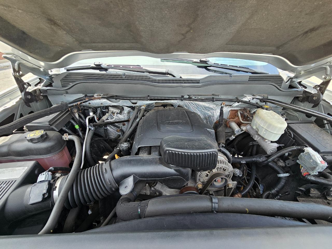 Chevrolet Silverado 2500HD Built After Aug 14 4WD Crew Cab 153.7" LT 2015