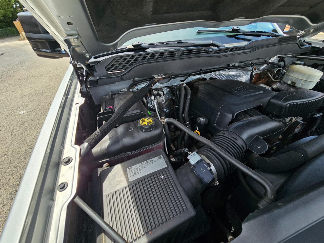 Chevrolet Silverado 2500HD Built After Aug 14 4WD Crew Cab 153.7" LT 2015