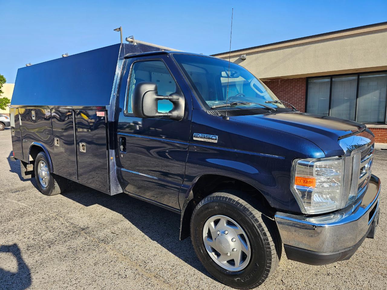 Ford E-Series Cutaway E-350 SRW 138" WB 2017
