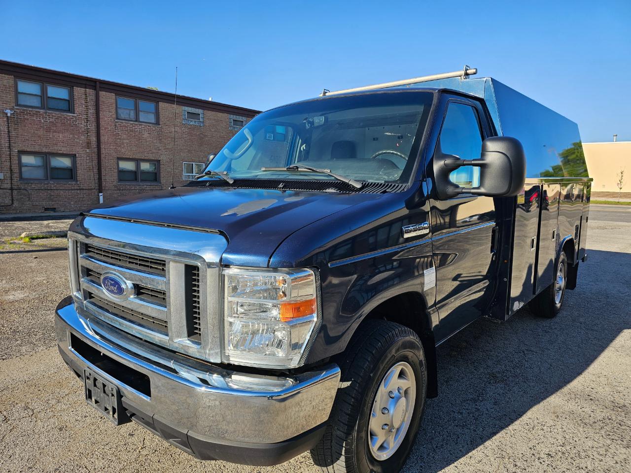Ford E-Series Cutaway E-350 SRW 138" WB 2017