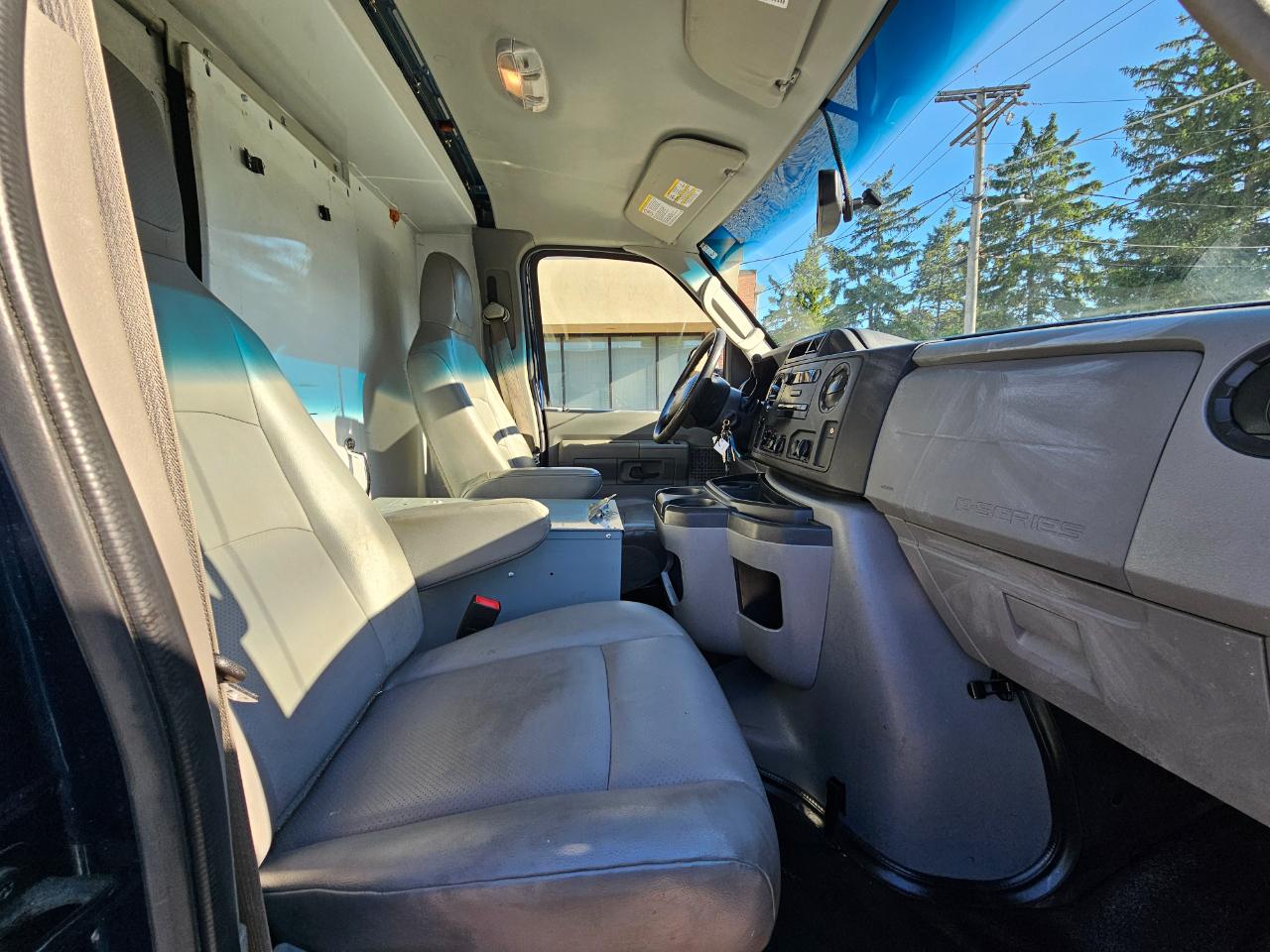 Ford E-Series Cutaway E-350 SRW 138" WB 2017