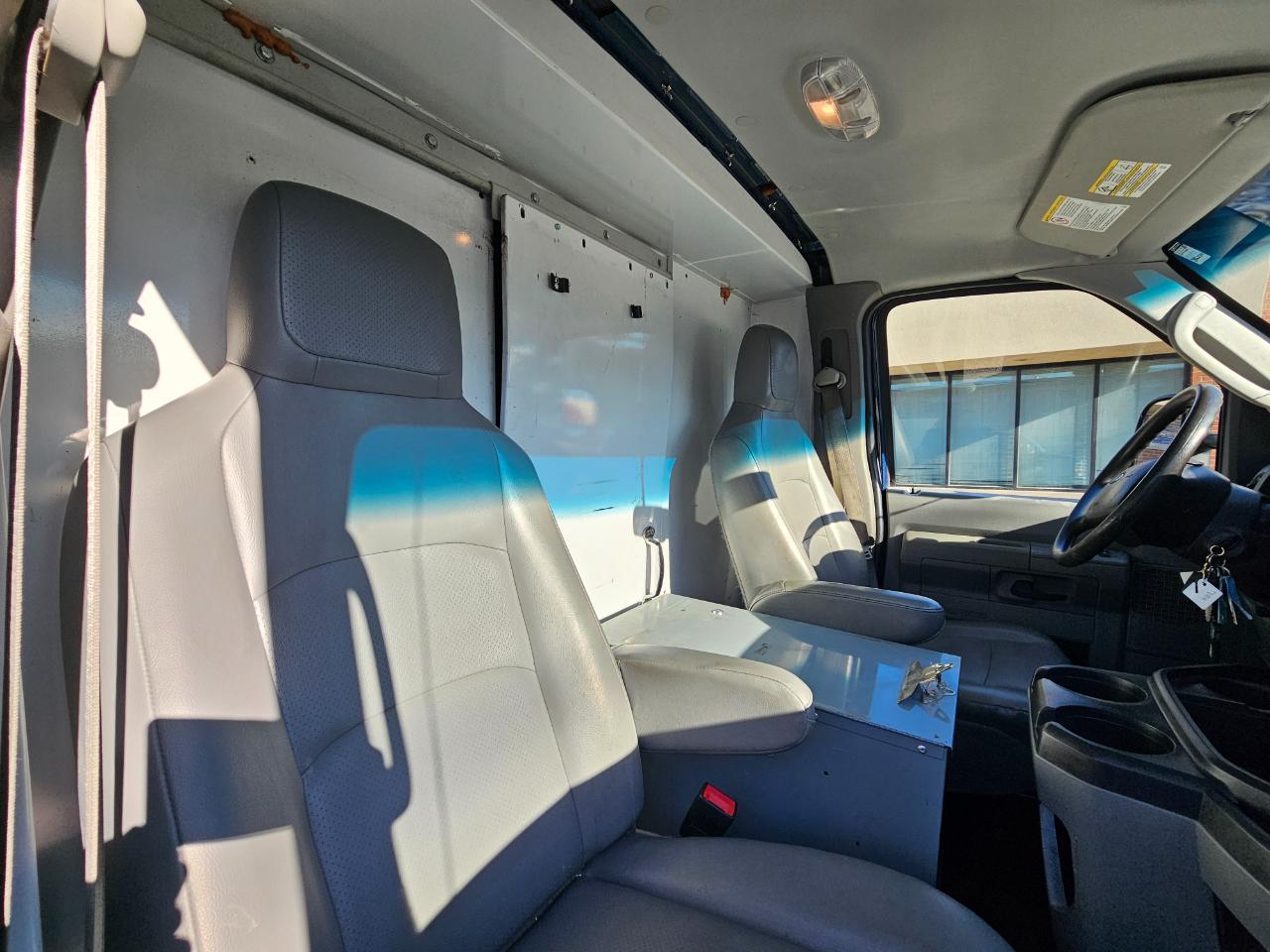 Ford E-Series Cutaway E-350 SRW 138" WB 2017
