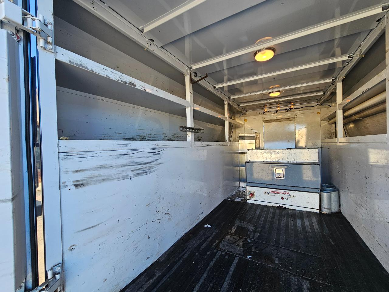 Ford E-Series Cutaway E-350 SRW 138" WB 2017