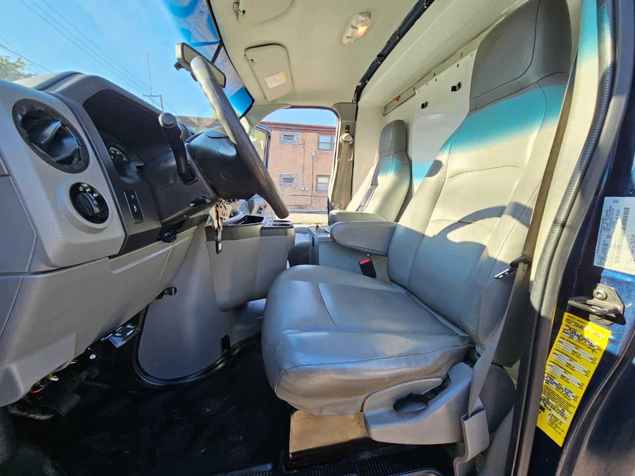 Ford E-Series Cutaway E-350 SRW 138" WB 2017