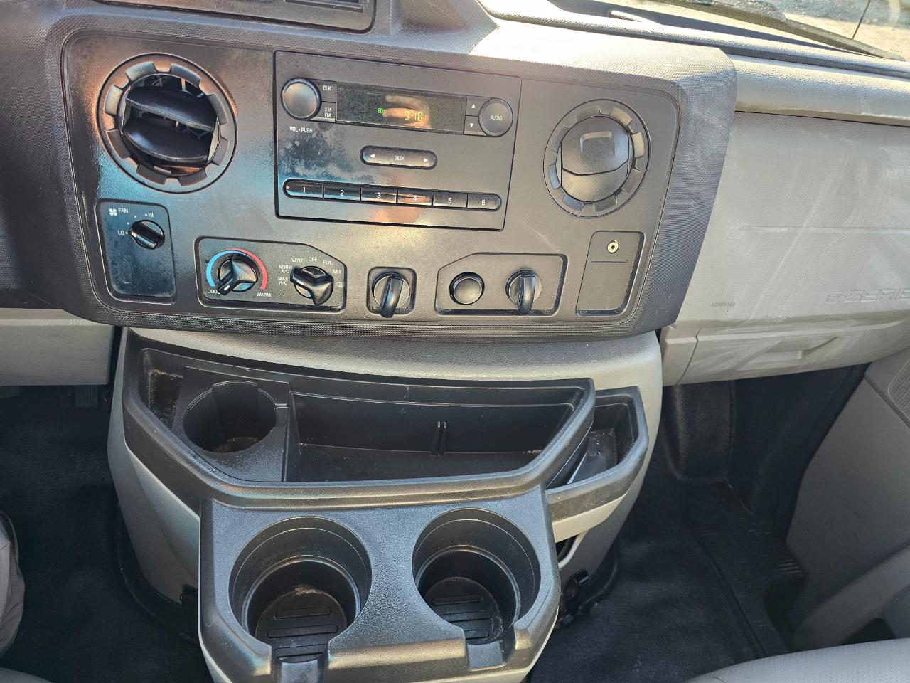 Ford E-Series Cutaway E-350 SRW 138" WB 2017