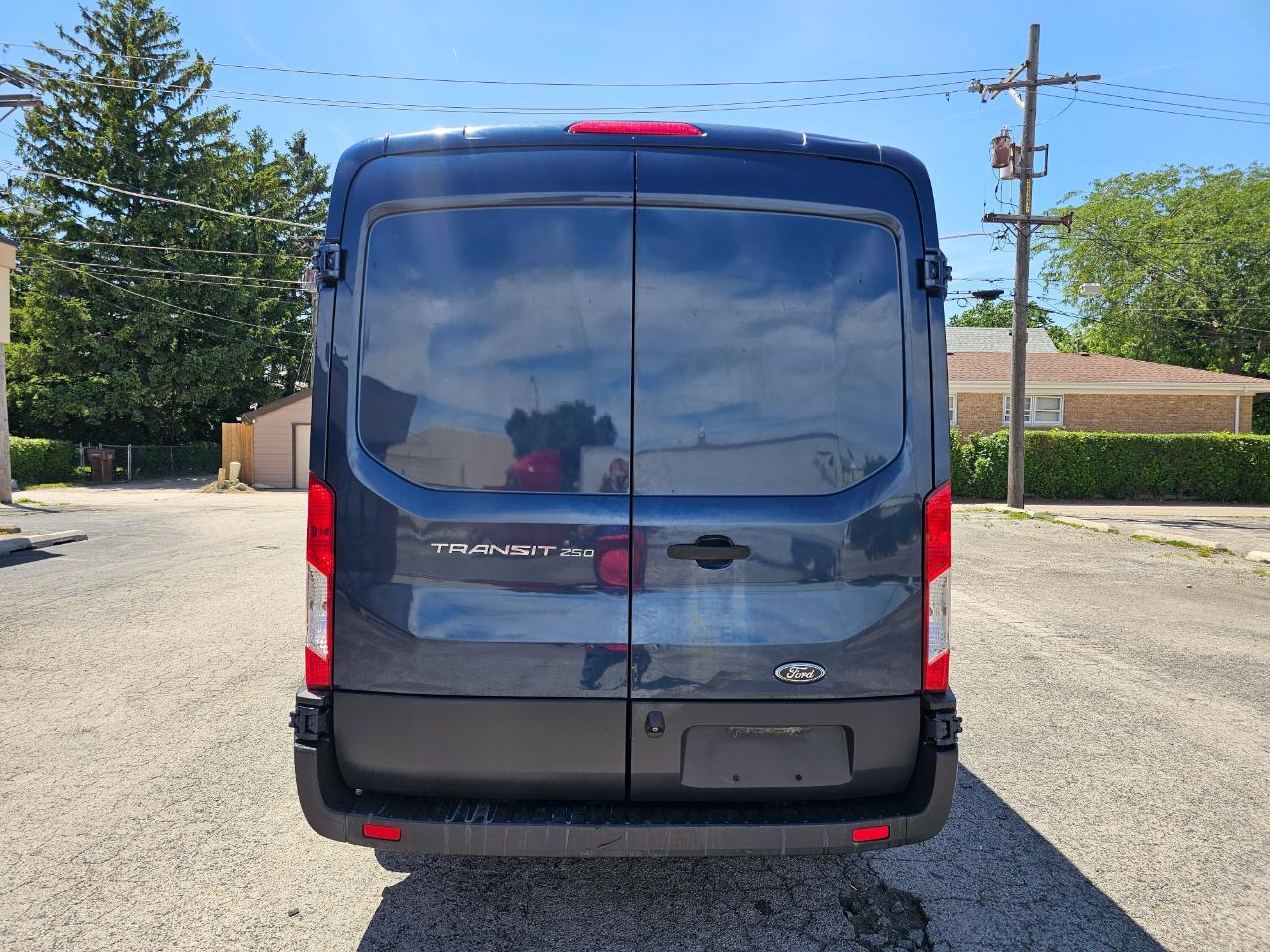 Ford Transit Cargo Van T-250 130" Med Rf 9000 GVWR Sliding RH Dr 2015