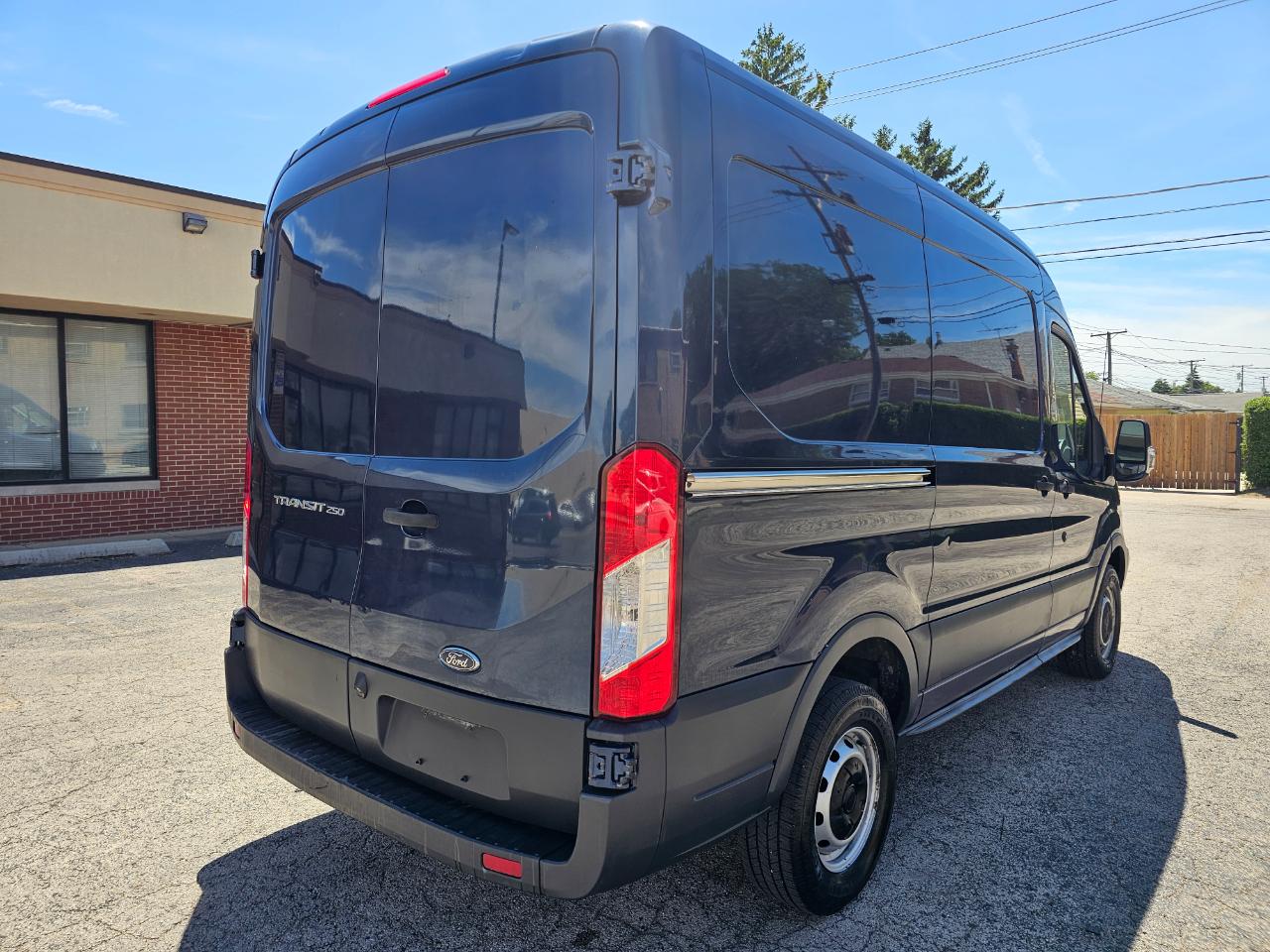 Ford Transit Cargo Van T-250 130" Med Rf 9000 GVWR Sliding RH Dr 2015