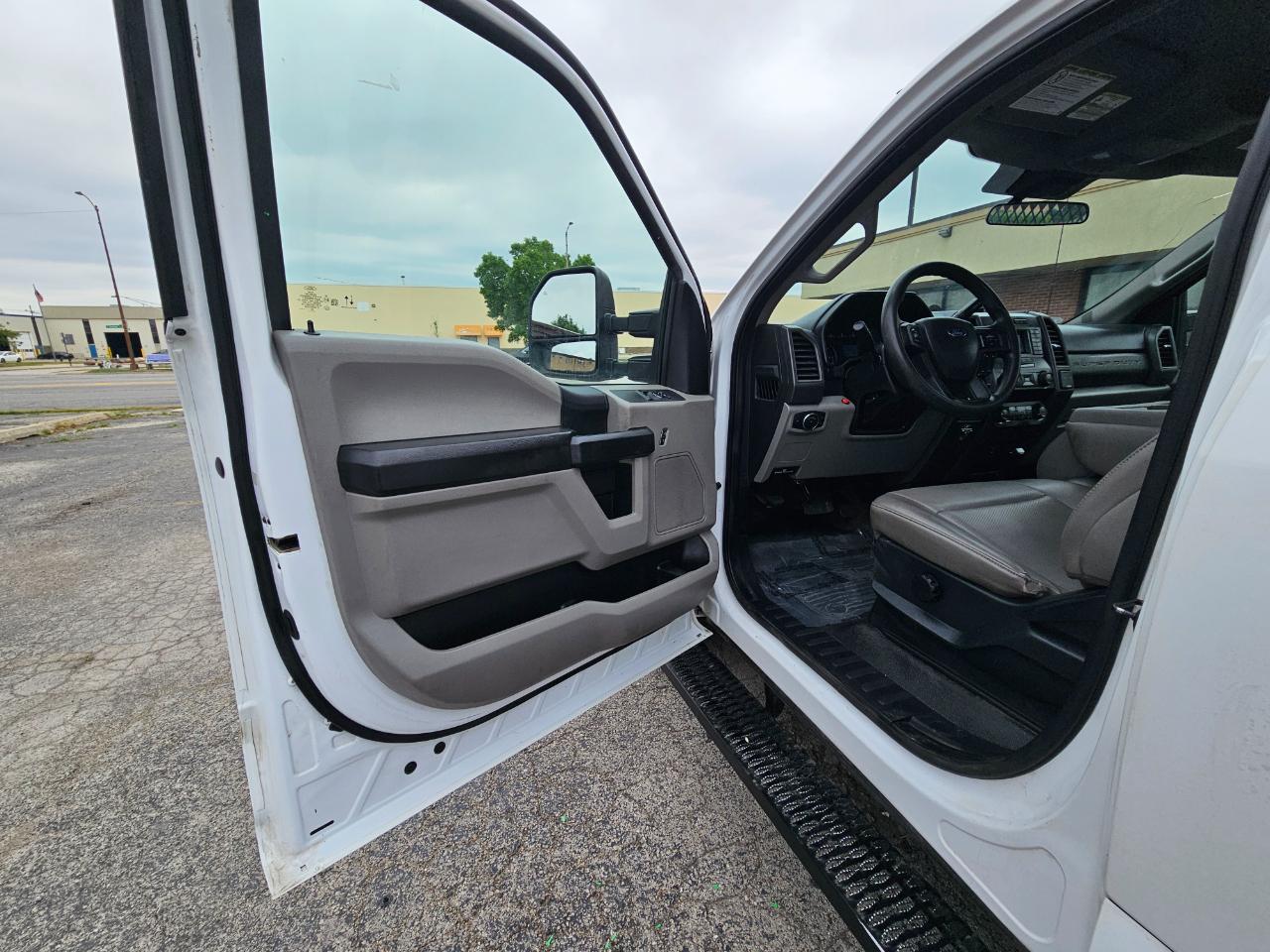 Ford Super Duty F-250 SRW XLT 2WD Reg Cab 8' Box 2020