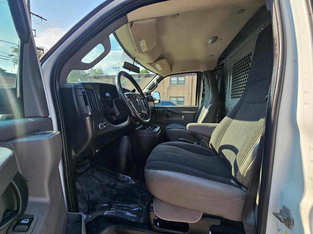 Chevrolet Express Cargo Van RWD 2500 135" 2019