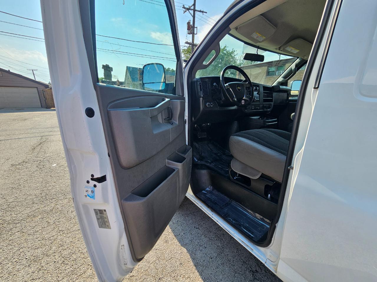 Chevrolet Express Cargo Van RWD 2500 135" 2019