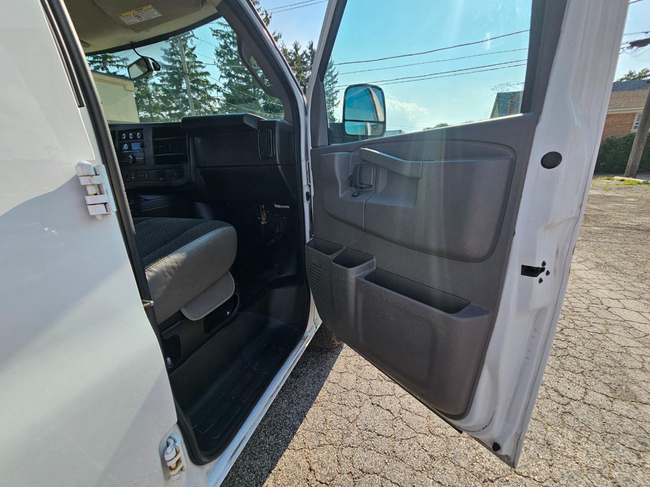 Chevrolet Express Cargo Van RWD 2500 135" 2019