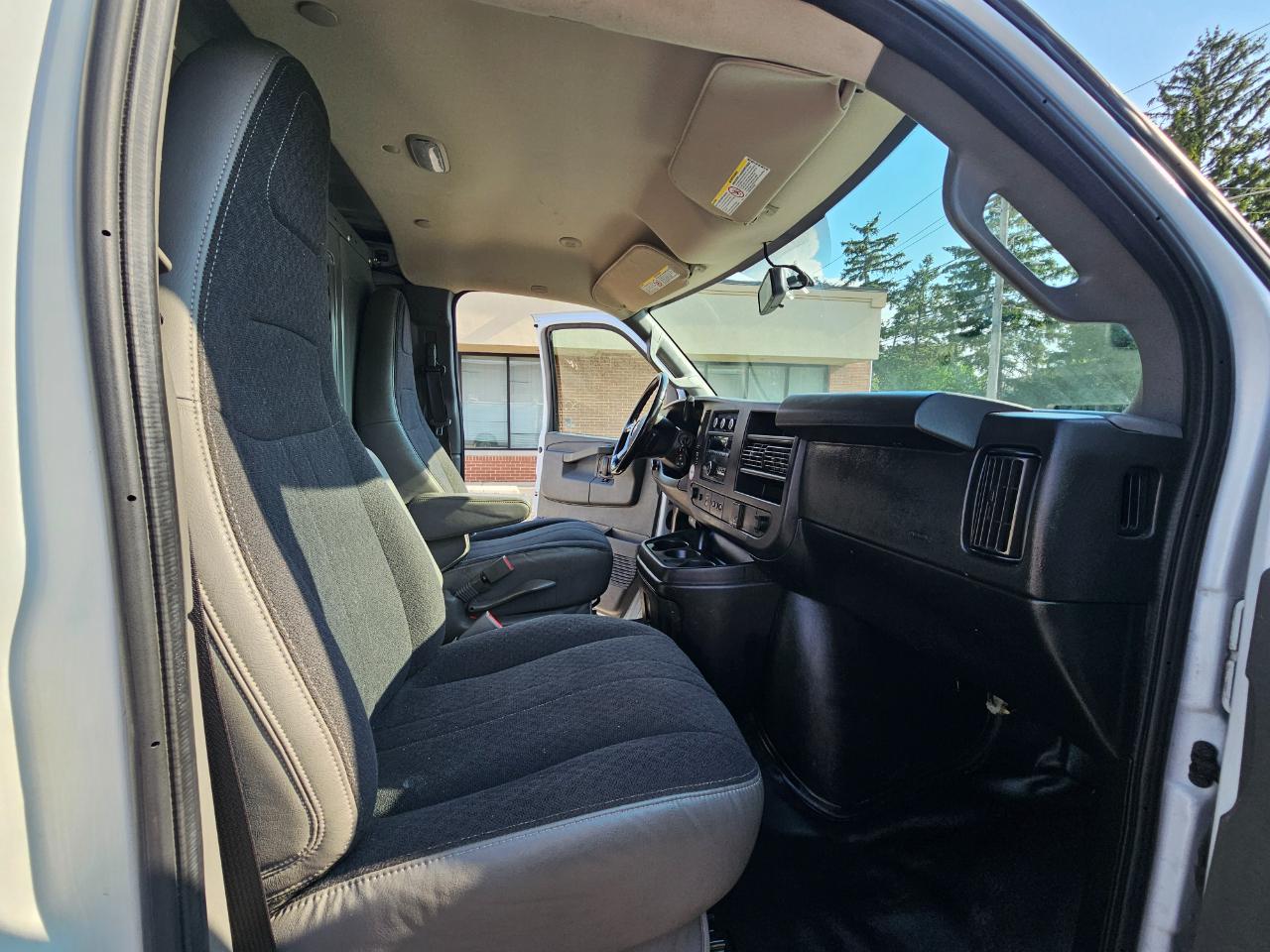 Chevrolet Express Cargo Van RWD 2500 135" 2019