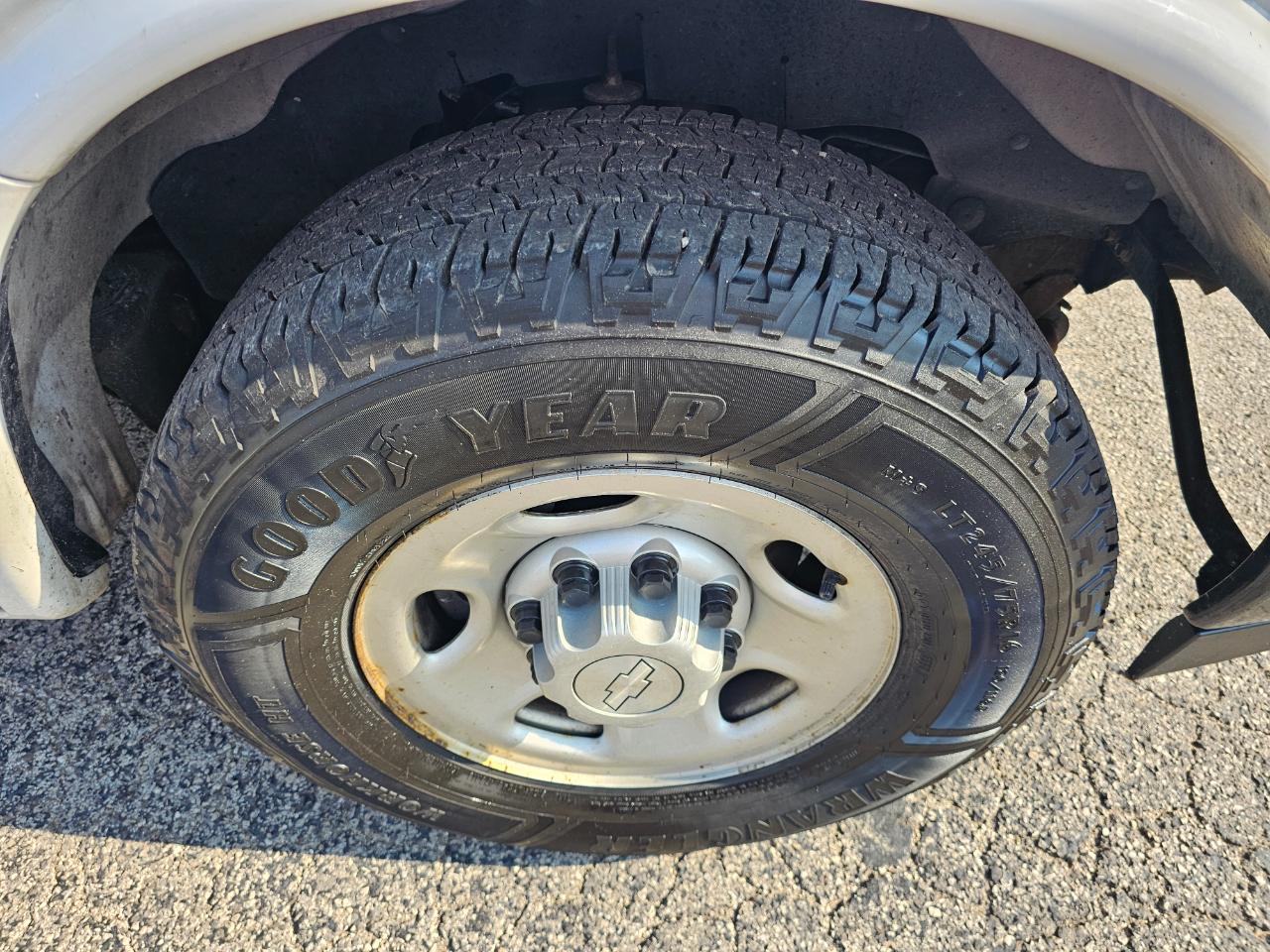 Chevrolet Express Cargo Van RWD 2500 135" 2019