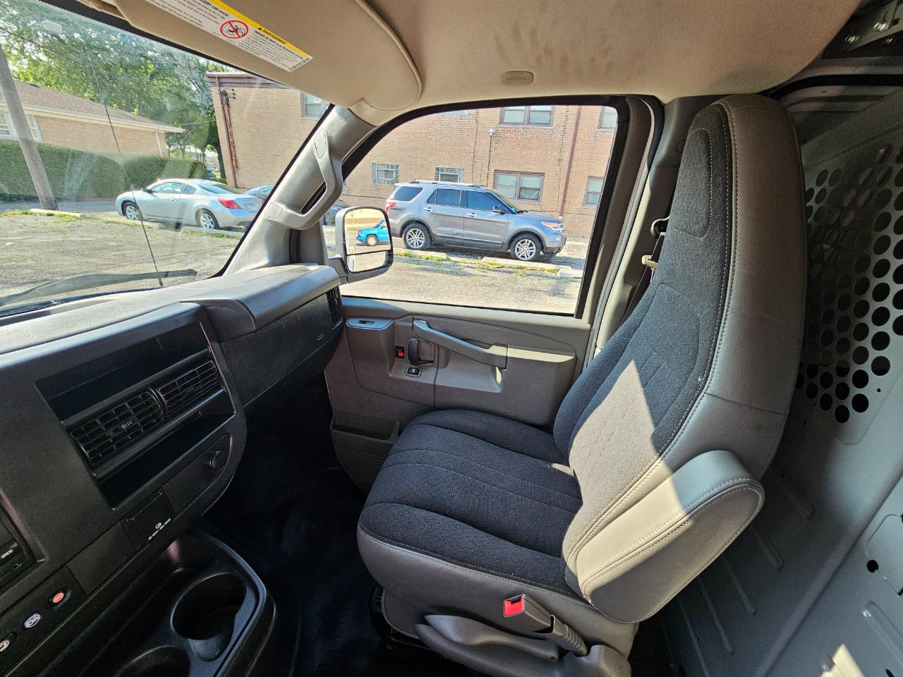 Chevrolet Express Cargo Van RWD 2500 135" 2019