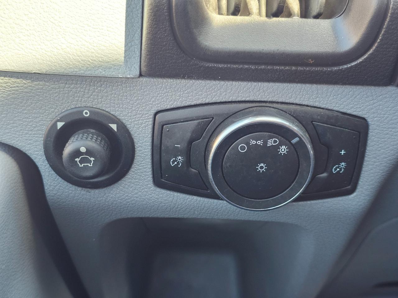 Ford Transit Van T-350 148" Low Rf 9500 GVWR Swing-Out RH Dr 2017