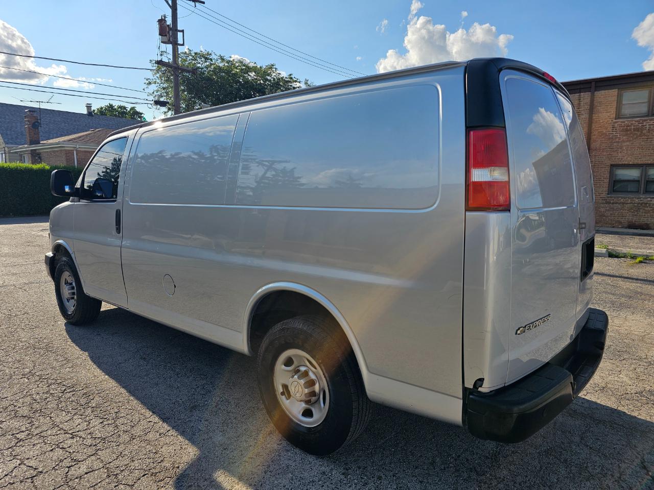 Chevrolet Express Cargo Van RWD 3500 135" 2019