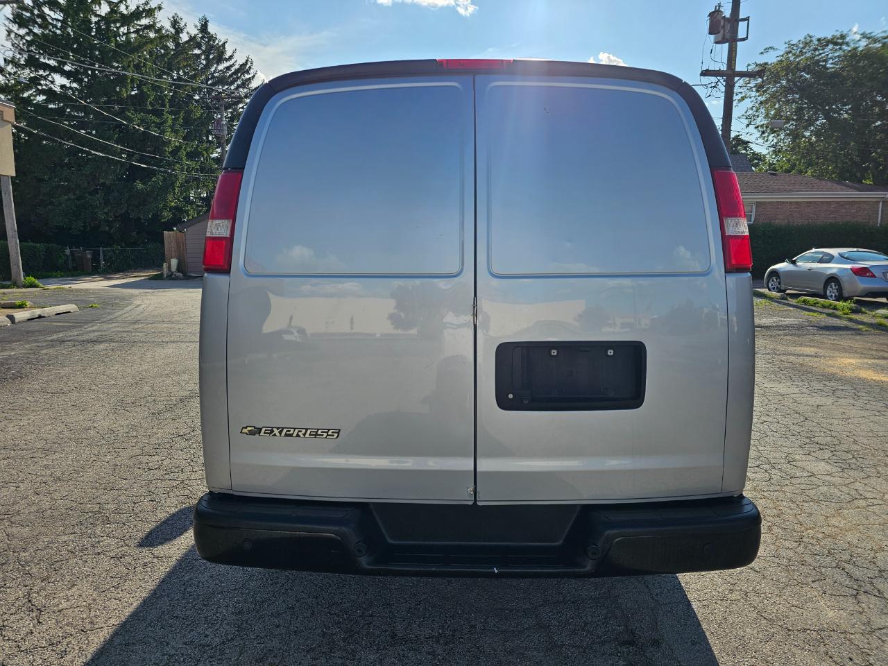 Chevrolet Express Cargo Van RWD 3500 135" 2019