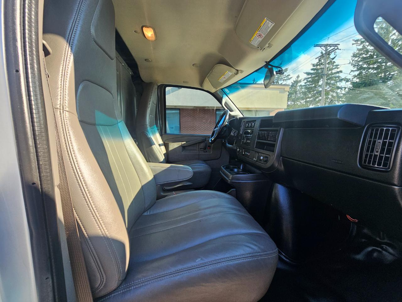 Chevrolet Express Cargo Van RWD 3500 135" 2019