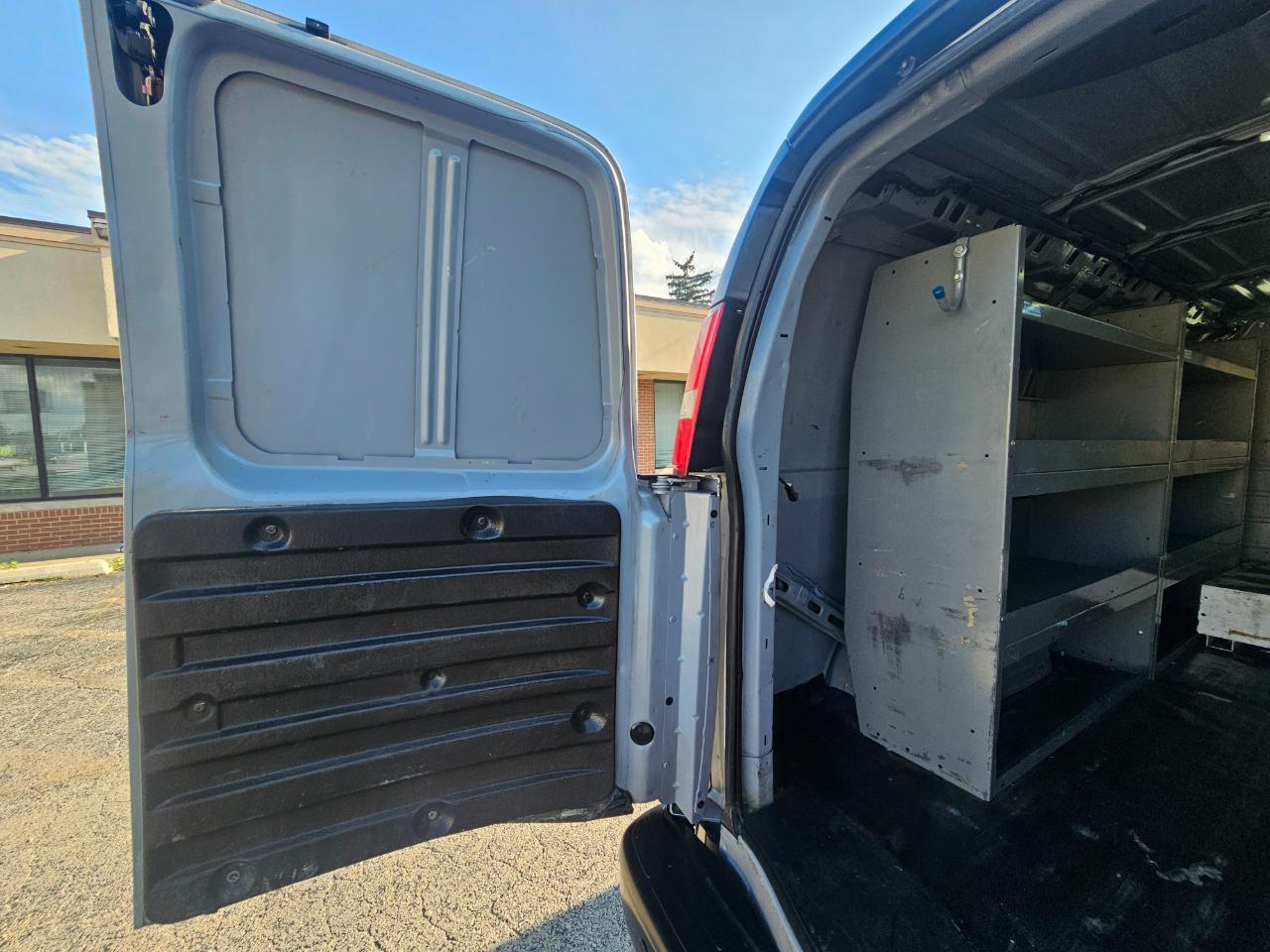 Chevrolet Express Cargo Van RWD 3500 135" 2019