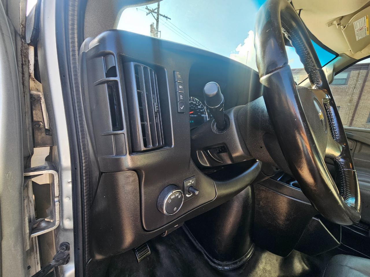 Chevrolet Express Cargo Van RWD 3500 135" 2019