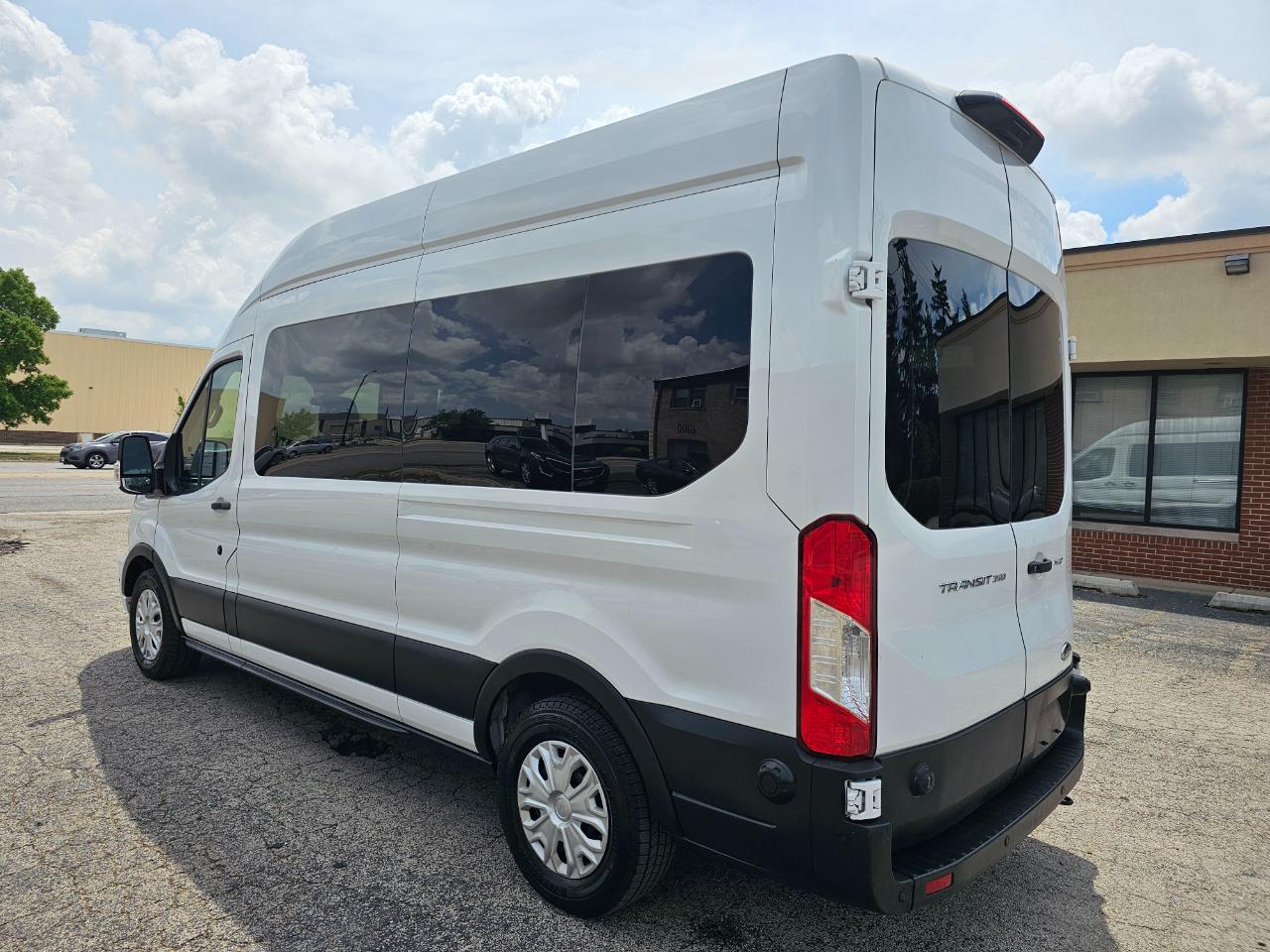 Ford Transit Passenger Wagon T-350 148" High Roof XLT RWD 2024