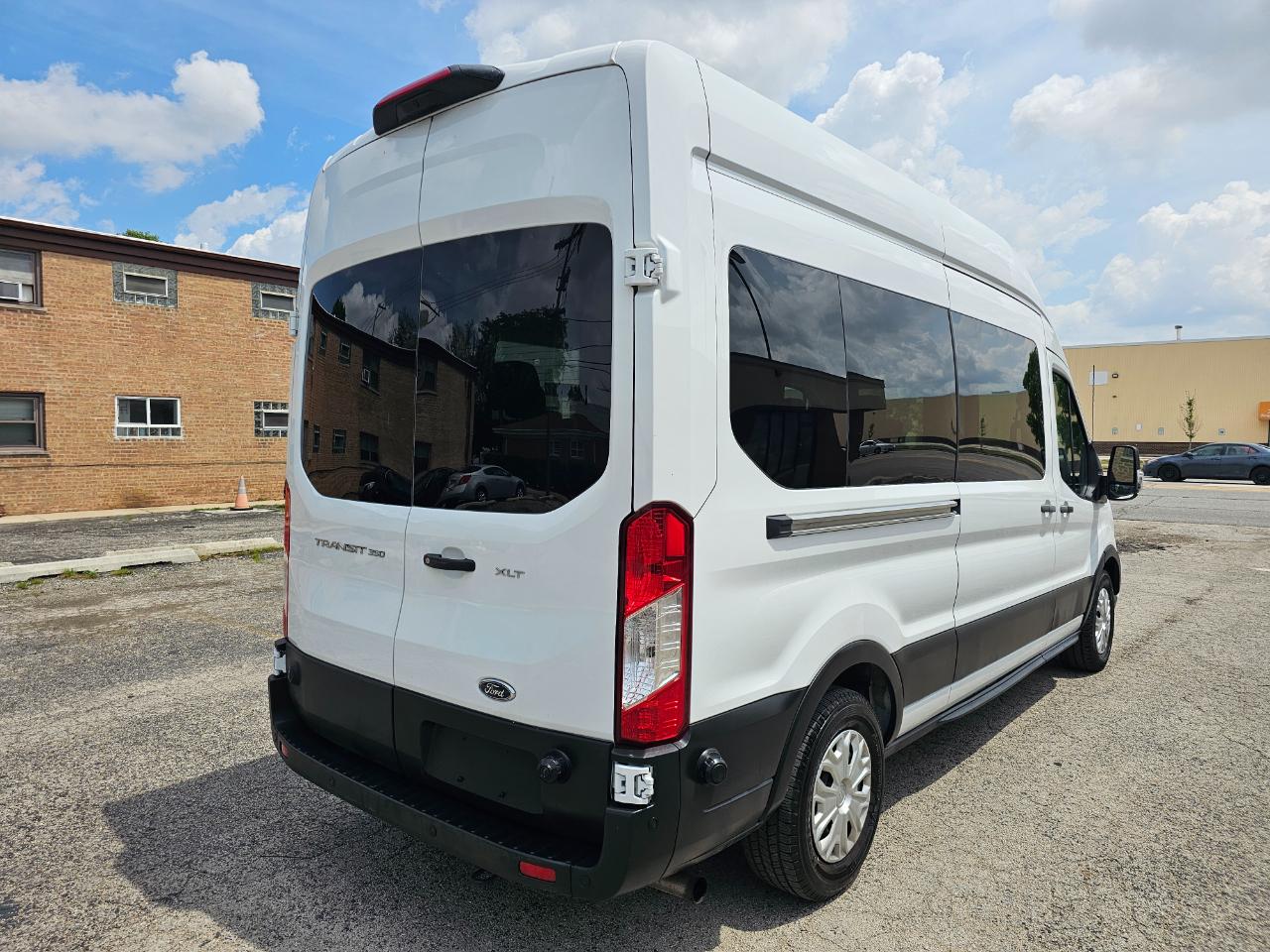 Ford Transit Passenger Wagon T-350 148" High Roof XLT RWD 2024