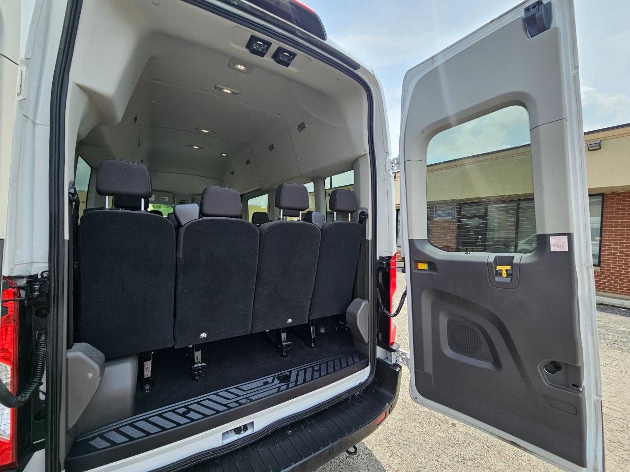 Ford Transit Passenger Wagon T-350 148" High Roof XLT RWD 2024